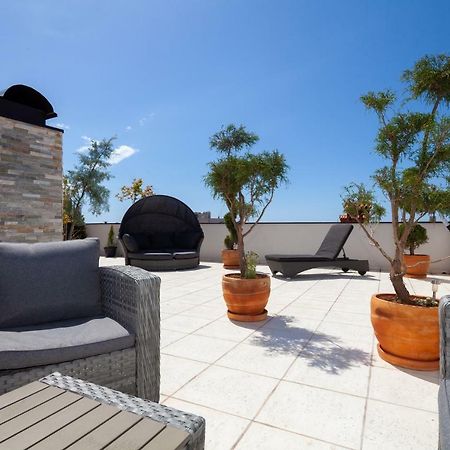 Luxury Apartment With Private Rooftop Terrace Πούλα Εξωτερικό φωτογραφία