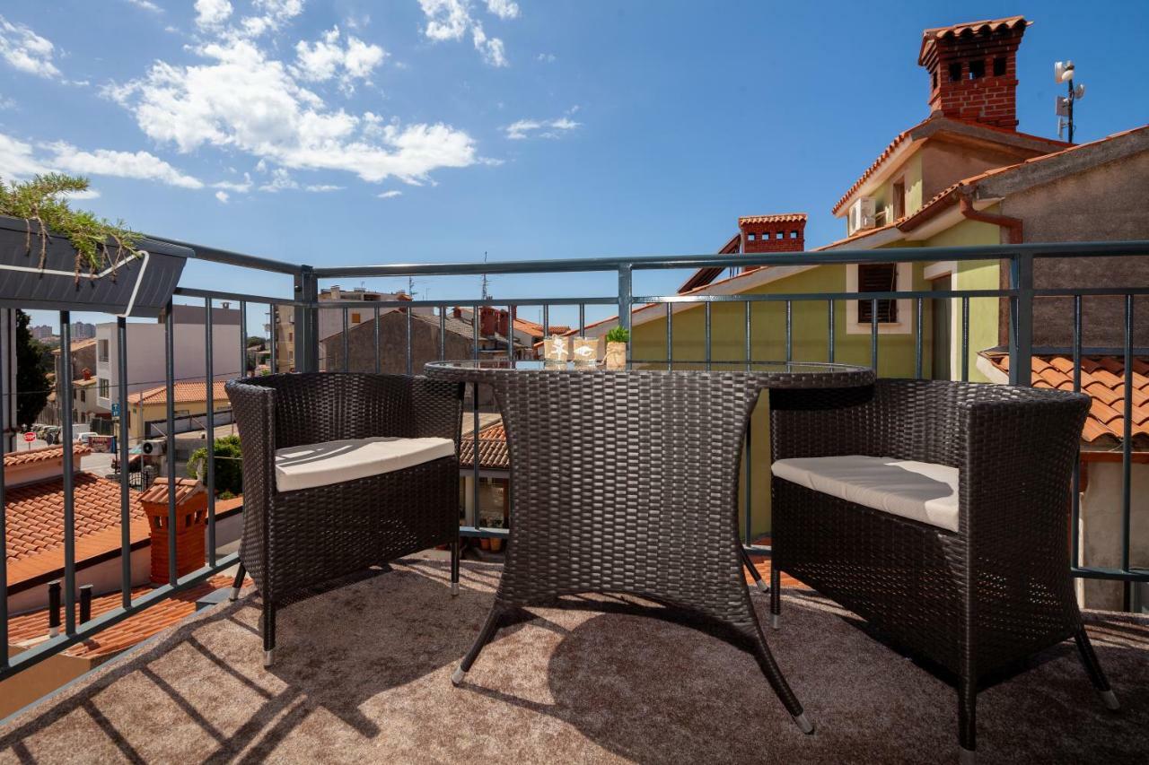 Luxury Apartment With Private Rooftop Terrace Πούλα Εξωτερικό φωτογραφία