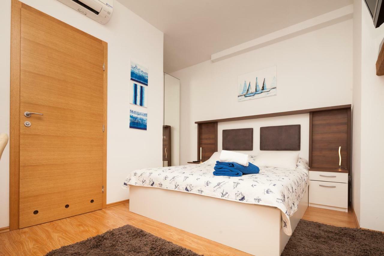 Luxury Apartment With Private Rooftop Terrace Πούλα Εξωτερικό φωτογραφία