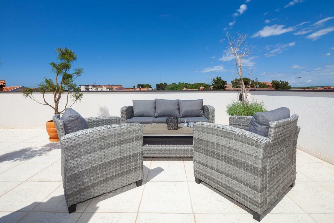 Luxury Apartment With Private Rooftop Terrace Πούλα Εξωτερικό φωτογραφία