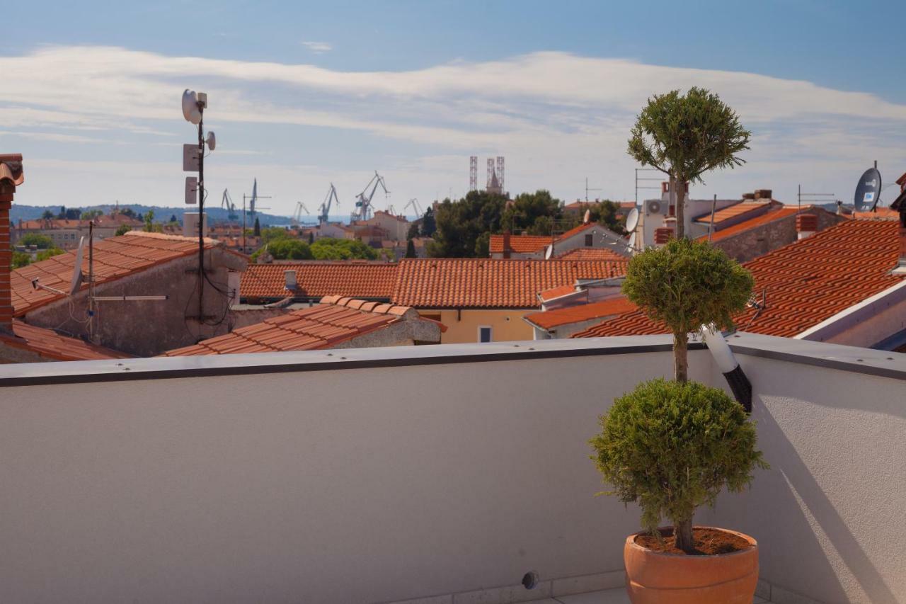 Luxury Apartment With Private Rooftop Terrace Πούλα Εξωτερικό φωτογραφία