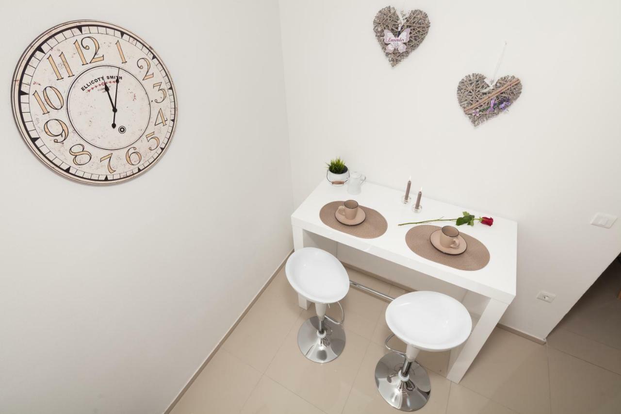 Luxury Apartment With Private Rooftop Terrace Πούλα Εξωτερικό φωτογραφία