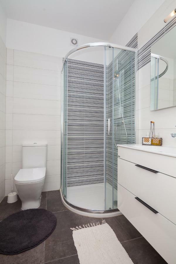 Luxury Apartment With Private Rooftop Terrace Πούλα Εξωτερικό φωτογραφία