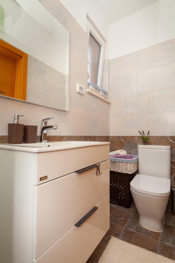 Luxury Apartment With Private Rooftop Terrace Πούλα Εξωτερικό φωτογραφία