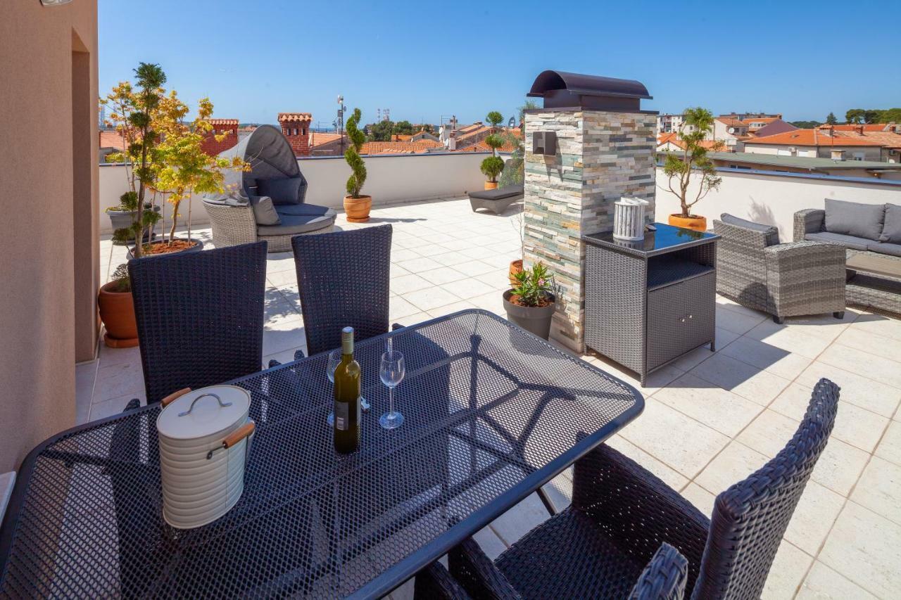 Luxury Apartment With Private Rooftop Terrace Πούλα Εξωτερικό φωτογραφία
