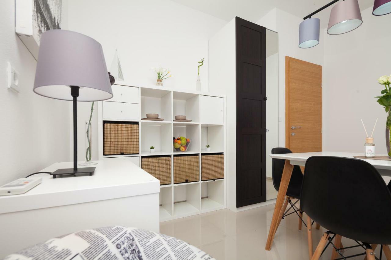 Luxury Apartment With Private Rooftop Terrace Πούλα Εξωτερικό φωτογραφία