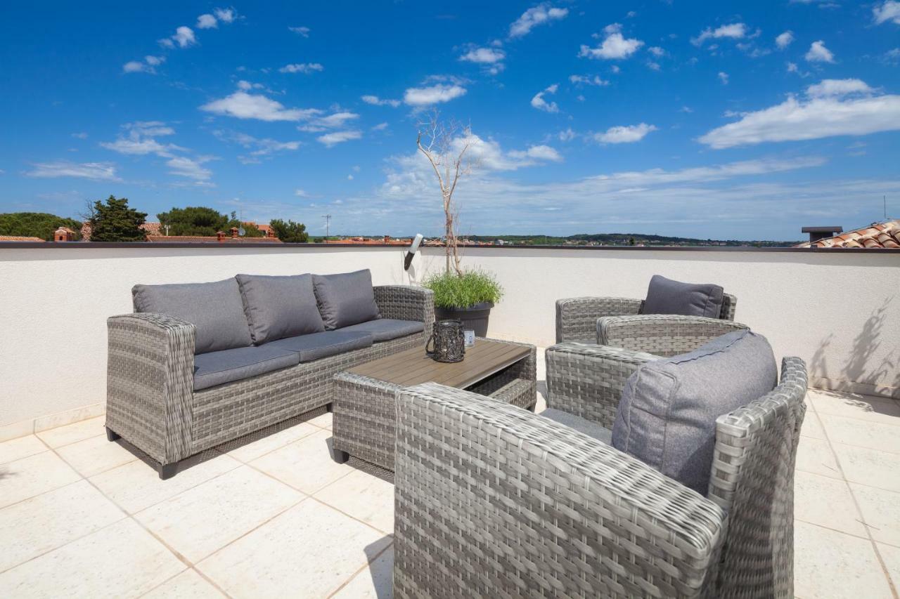 Luxury Apartment With Private Rooftop Terrace Πούλα Εξωτερικό φωτογραφία