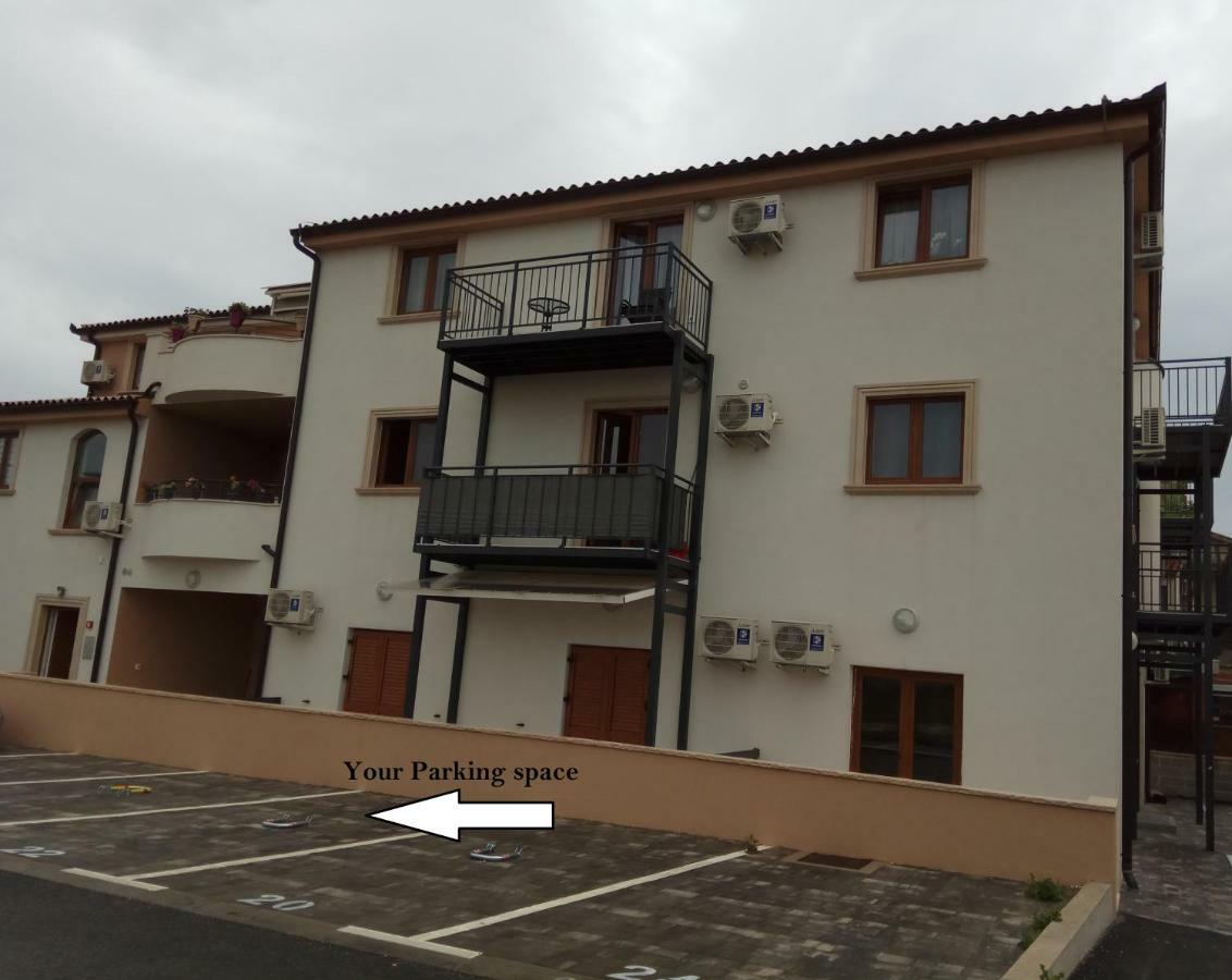 Luxury Apartment With Private Rooftop Terrace Πούλα Εξωτερικό φωτογραφία