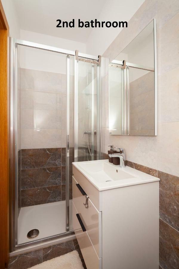 Luxury Apartment With Private Rooftop Terrace Πούλα Εξωτερικό φωτογραφία